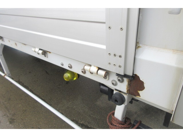 日野レンジャーアルミウイング中型（4t）[写真16]