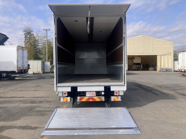 いすゞフォワードアルミウイング中型（4t）[写真10]