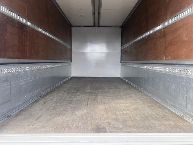 いすゞフォワードアルミウイング中型（4t）[写真11]