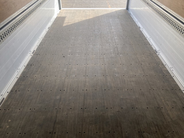 いすゞフォワードアルミウイング中型（4t）[写真13]