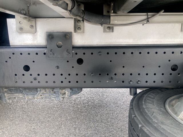 いすゞフォワードアルミウイング中型（4t）[写真22]