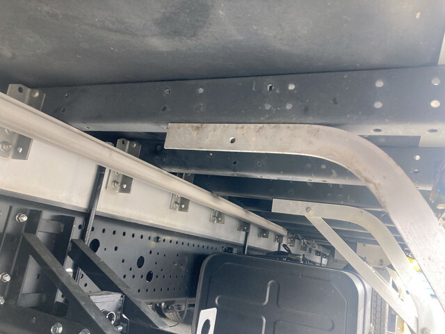 いすゞフォワードアルミウイング中型（4t）[写真24]