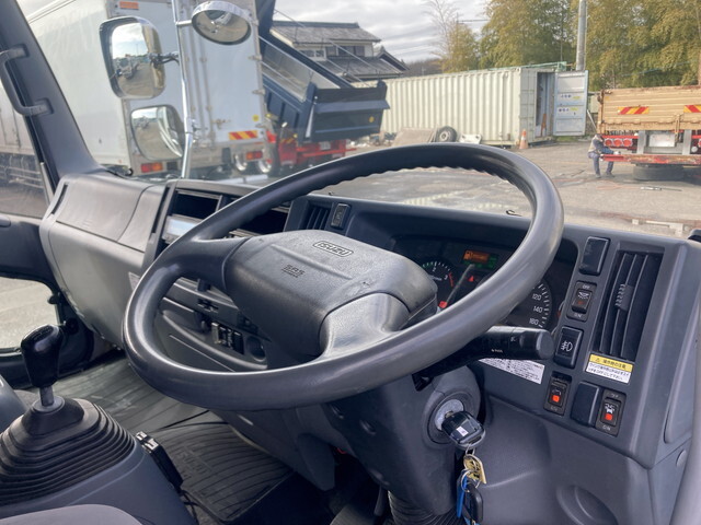 いすゞフォワードアルミウイング中型（4t）[写真33]