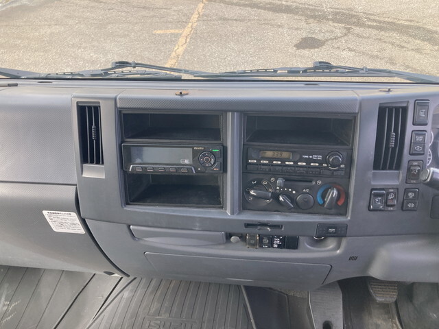 いすゞフォワードアルミウイング中型（4t）[写真36]