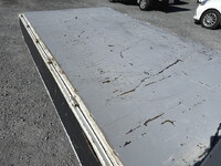 三菱ふそうキャンター平ボディ小型（2t・3t）[写真11]