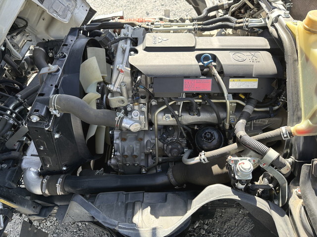 三菱ふそうキャンター平ボディ小型（2t・3t）[写真13]