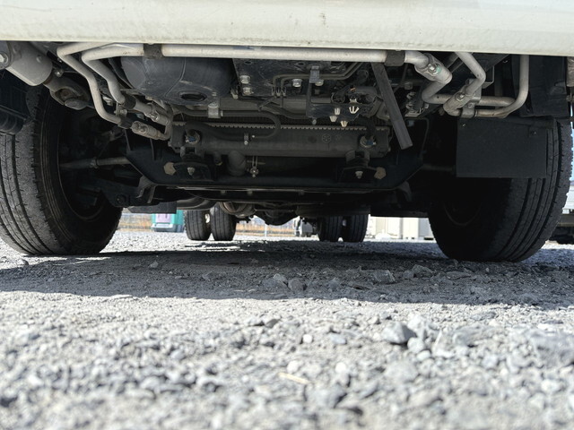 三菱ふそうキャンター平ボディ小型（2t・3t）[写真17]