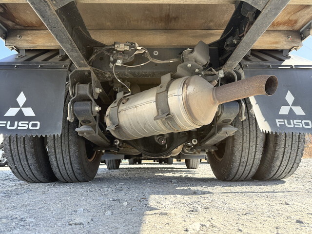 三菱ふそうキャンター平ボディ小型（2t・3t）[写真21]