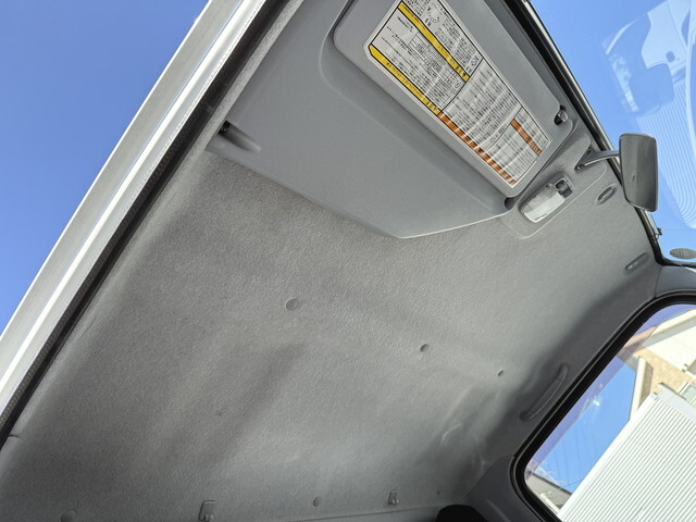 三菱ふそうキャンター平ボディ小型（2t・3t）[写真34]