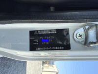 三菱ふそうキャンター平ボディ小型（2t・3t）[写真36]