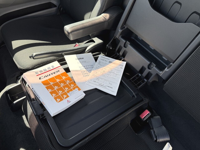 三菱ふそうキャンター平ボディ小型（2t・3t）[写真39]