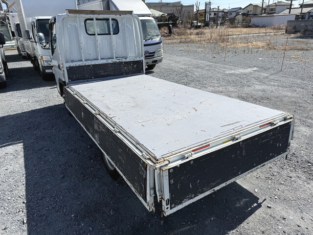 三菱ふそうキャンター平ボディ小型（2t・3t）[写真08]