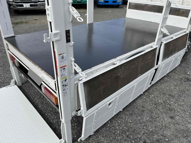 トヨタダイナ平ボディ小型（2t・3t）[写真16]