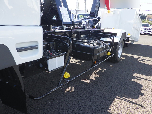 三菱ふそうファイターコンテナ専用車中型（4t）[写真13]