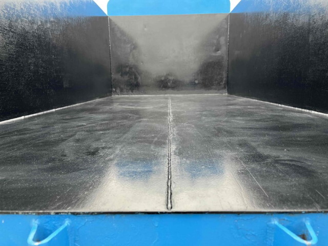 いすゞエルフ深ダンプ（土砂禁ダンプ）小型（2t・3t）[写真10]