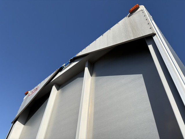 いすゞフォワードアルミウイング中型（4t）[写真11]