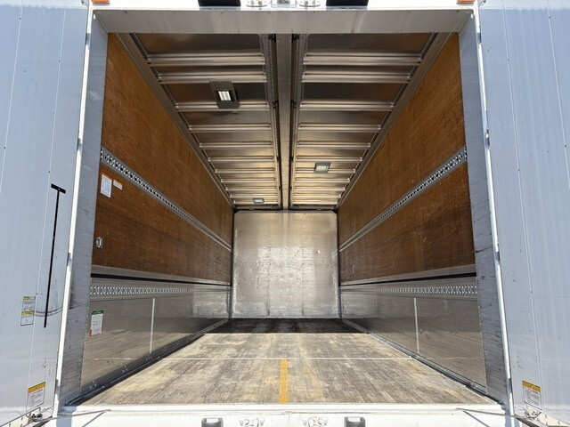 いすゞフォワードアルミウイング中型（4t）[写真15]