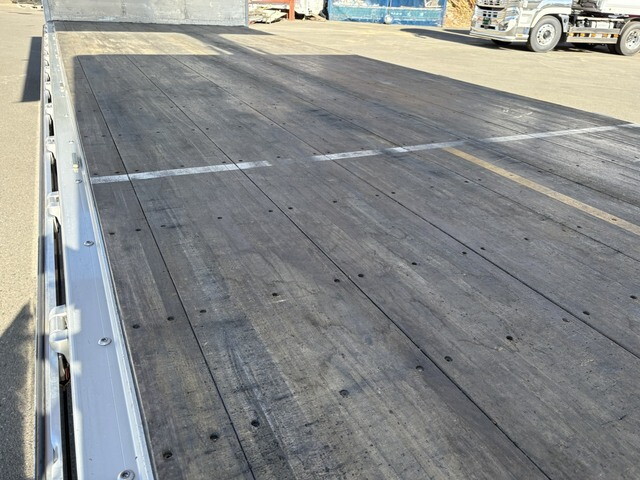 いすゞフォワードアルミウイング中型（4t）[写真16]