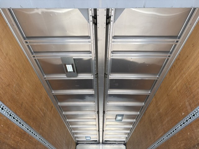 いすゞフォワードアルミウイング中型（4t）[写真17]