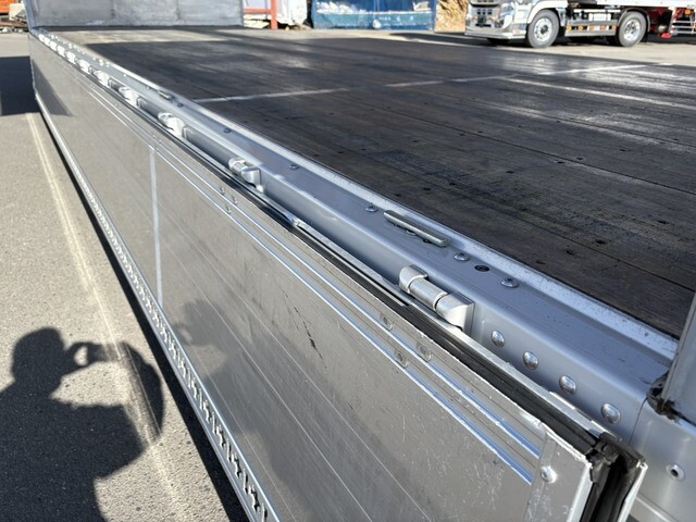 いすゞフォワードアルミウイング中型（4t）[写真18]