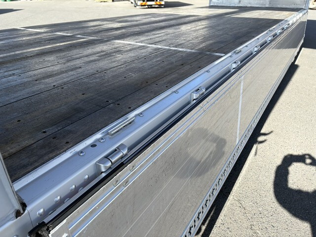 いすゞフォワードアルミウイング中型（4t）[写真19]