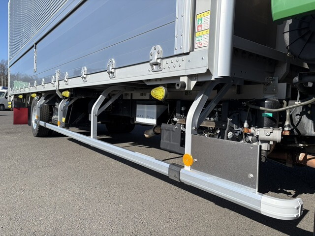 いすゞフォワードアルミウイング中型（4t）[写真23]