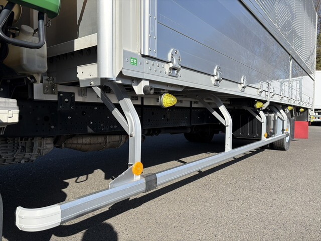 いすゞフォワードアルミウイング中型（4t）[写真24]