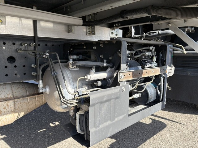 いすゞフォワードアルミウイング中型（4t）[写真26]