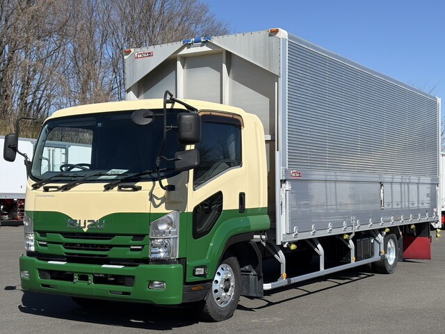 いすゞフォワードアルミウイング中型（4t）[写真03]