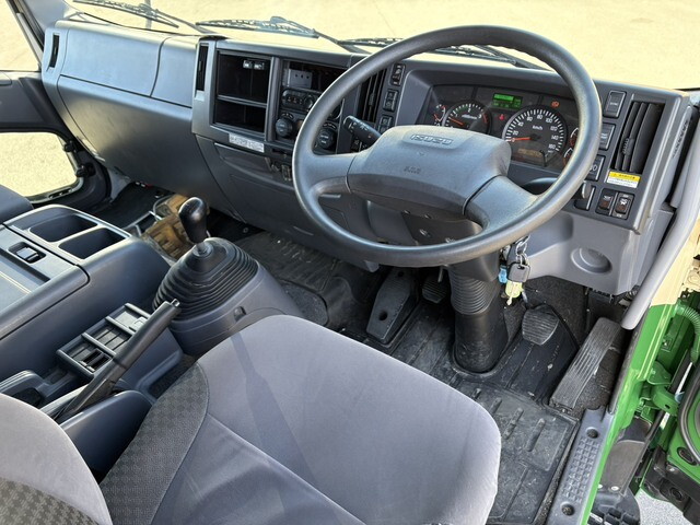 いすゞフォワードアルミウイング中型（4t）[写真34]