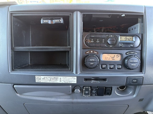 いすゞフォワードアルミウイング中型（4t）[写真36]