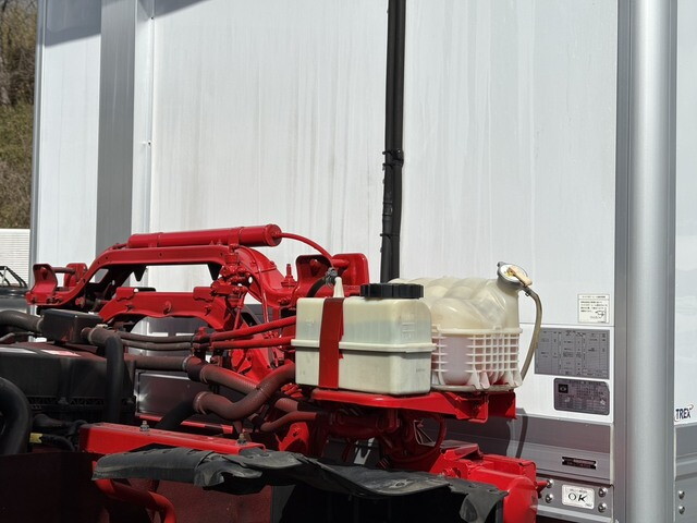 UDトラックスクオン冷凍車（冷蔵車）大型（10t）[写真11]