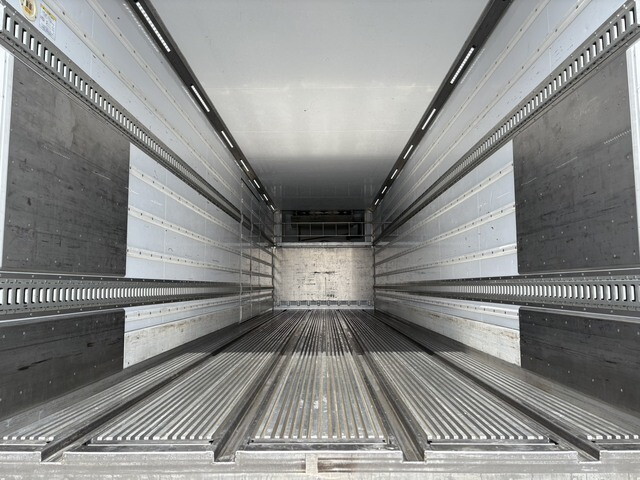 UDトラックスクオン冷凍車（冷蔵車）大型（10t）[写真12]