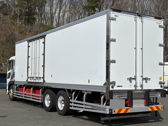 UDトラックスクオン冷凍車（冷蔵車）大型（10t）[写真02]