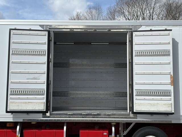 UDトラックスクオン冷凍車（冷蔵車）大型（10t）[写真08]