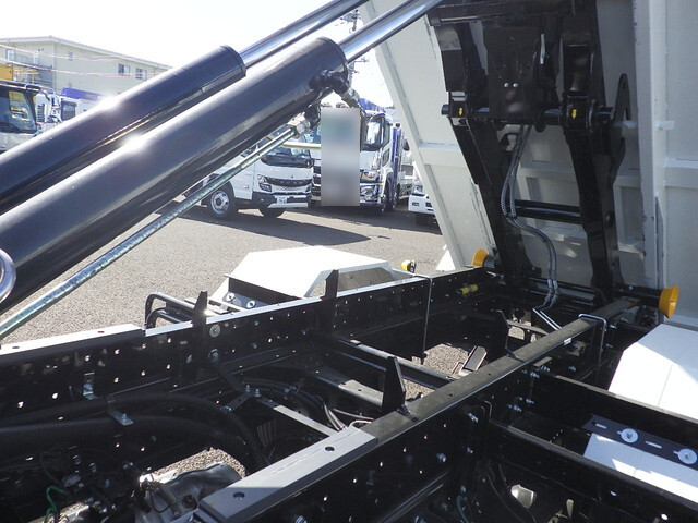 三菱ふそうファイターコンテナ専用車中型（4t）[写真12]