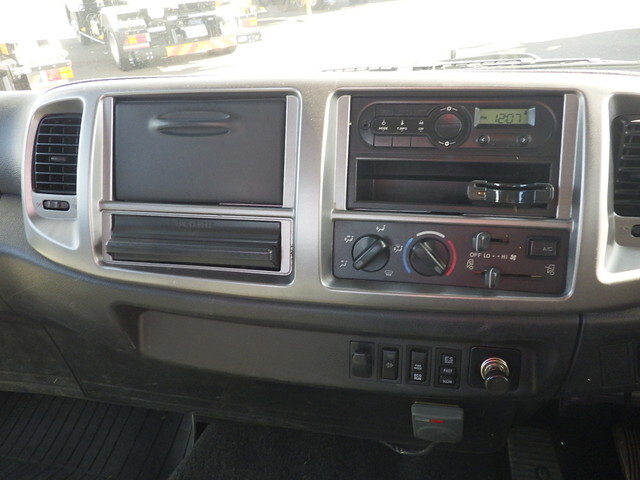 日野レンジャークレーン3段中型（4t）[写真28]