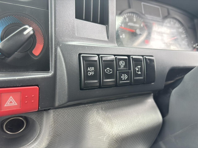 いすゞエルフダンプ小型（2t・3t）[写真32]