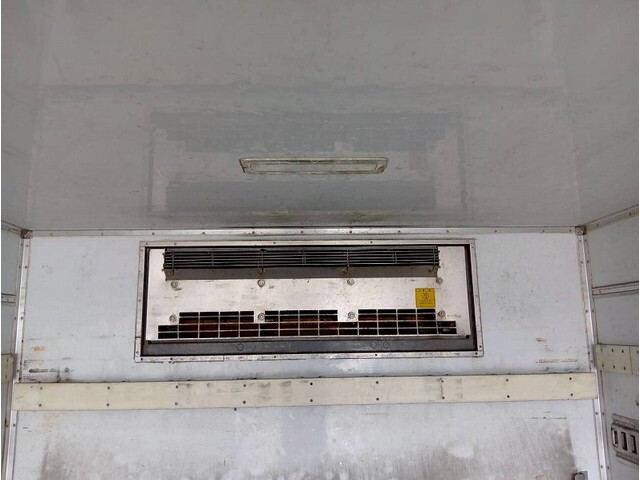 いすゞフォワード冷凍車（冷蔵車）中型（4t）[写真16]