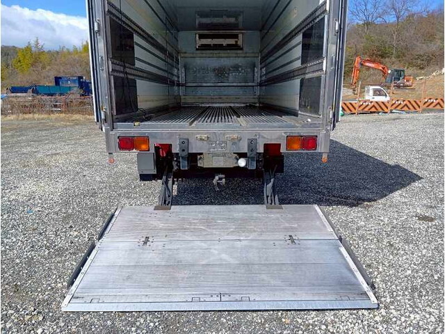 いすゞフォワード冷凍車（冷蔵車）中型（4t）[写真17]