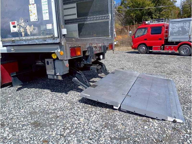 いすゞフォワード冷凍車（冷蔵車）中型（4t）[写真19]