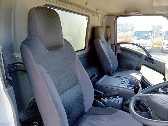 いすゞフォワード冷凍車（冷蔵車）中型（4t）[写真22]