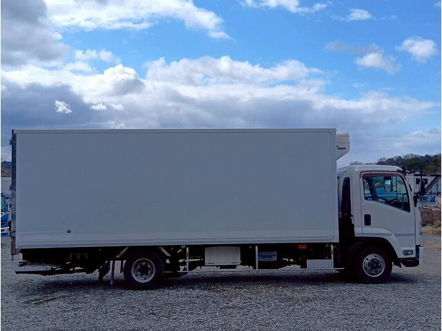 いすゞフォワード冷凍車（冷蔵車）中型（4t）[写真08]