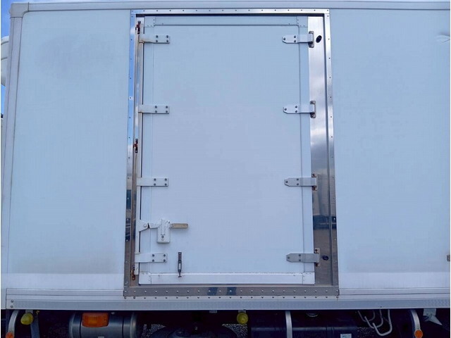 いすゞフォワード冷凍車（冷蔵車）中型（4t）[写真09]