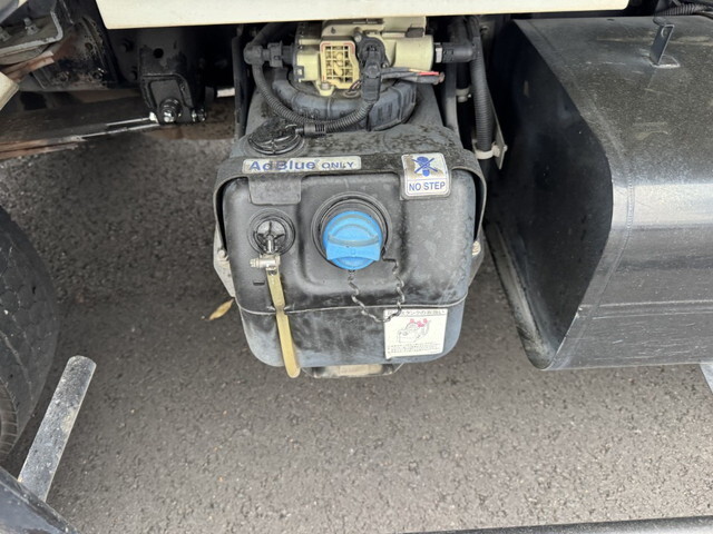 UDトラックスカゼットパッカー車（塵芥車）小型（2t・3t）[写真36]