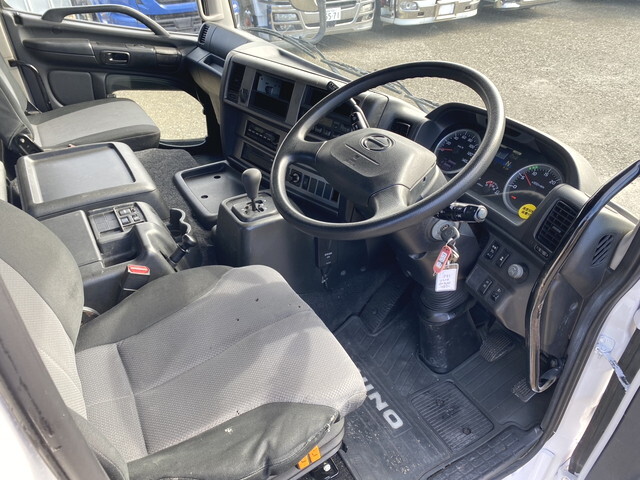 日野プロフィアトレーラーヘッド（トラクターヘッド）大型（10t）[写真19]