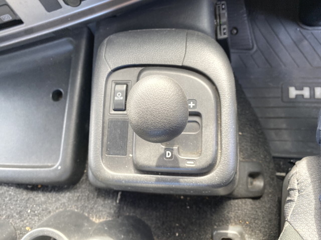 日野プロフィアトレーラーヘッド（トラクターヘッド）大型（10t）[写真21]