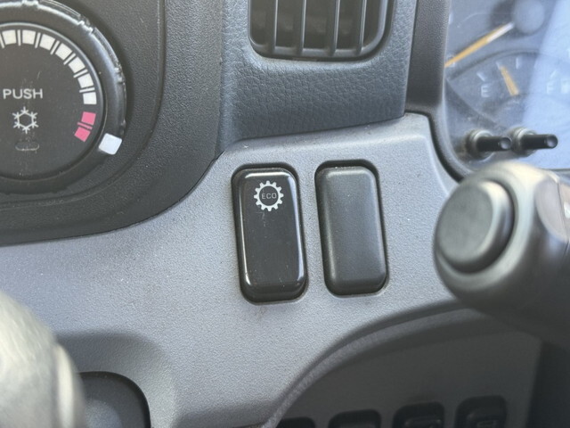 三菱ふそうキャンターアルミバン小型（2t・3t）[写真13]