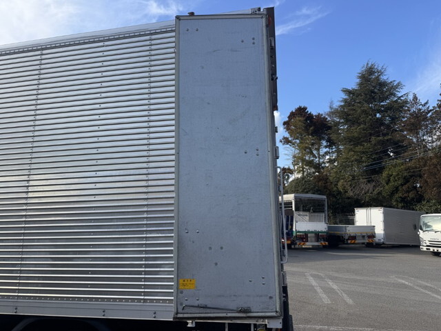 三菱ふそうキャンターアルミバン小型（2t・3t）[写真16]