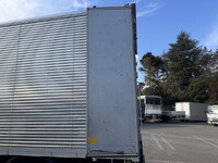 三菱ふそうキャンターアルミバン小型（2t・3t）[写真17]